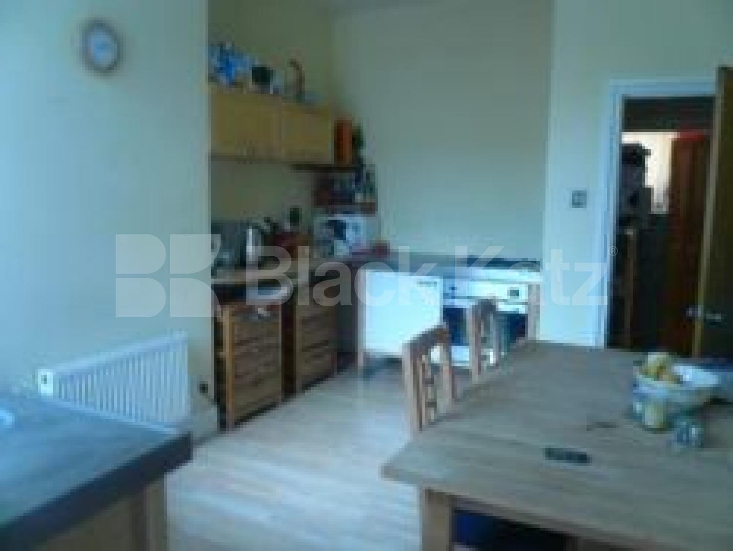 			LET, 2 Bedroom, 1 bath, 1 reception Flat			 Northbrook Road, BOUNDS GREEN